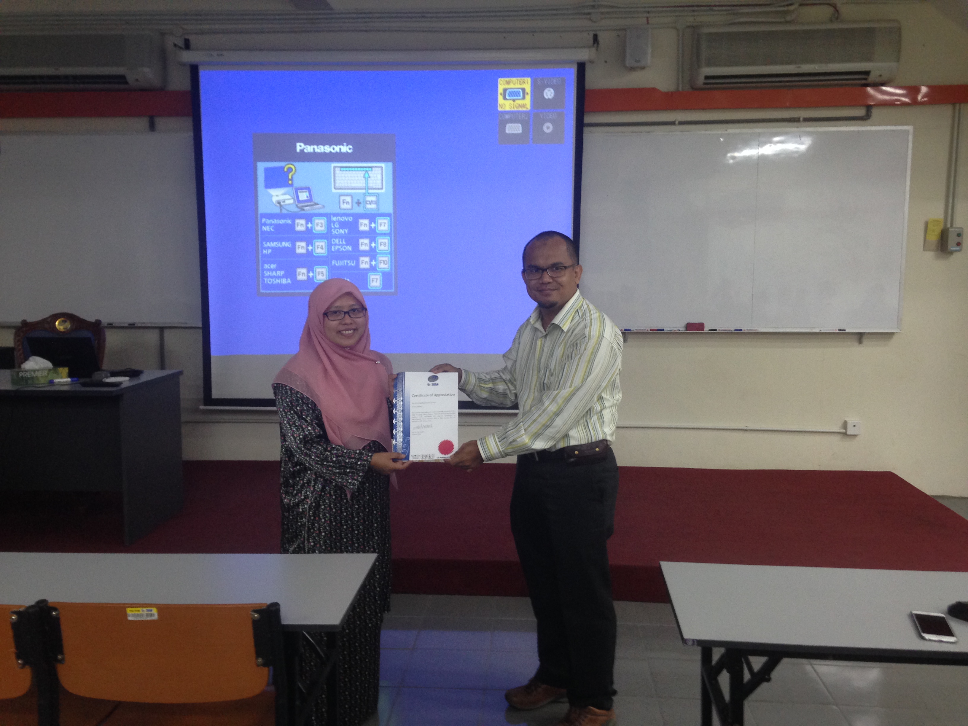 Weekly Presentation by Dr Nur Syakimah